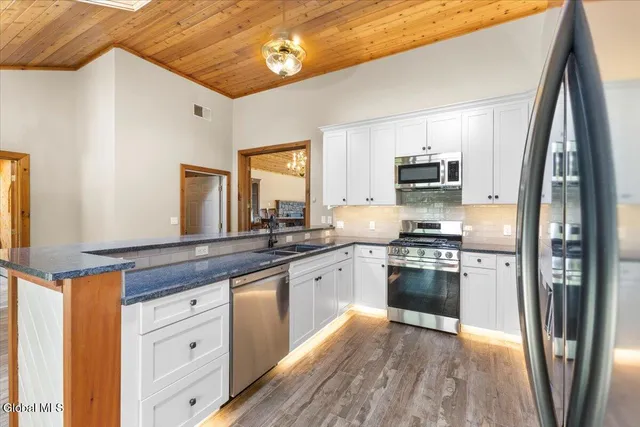 $1,190,000 | 61 Palmer Drive, Queensbury, NY 12804