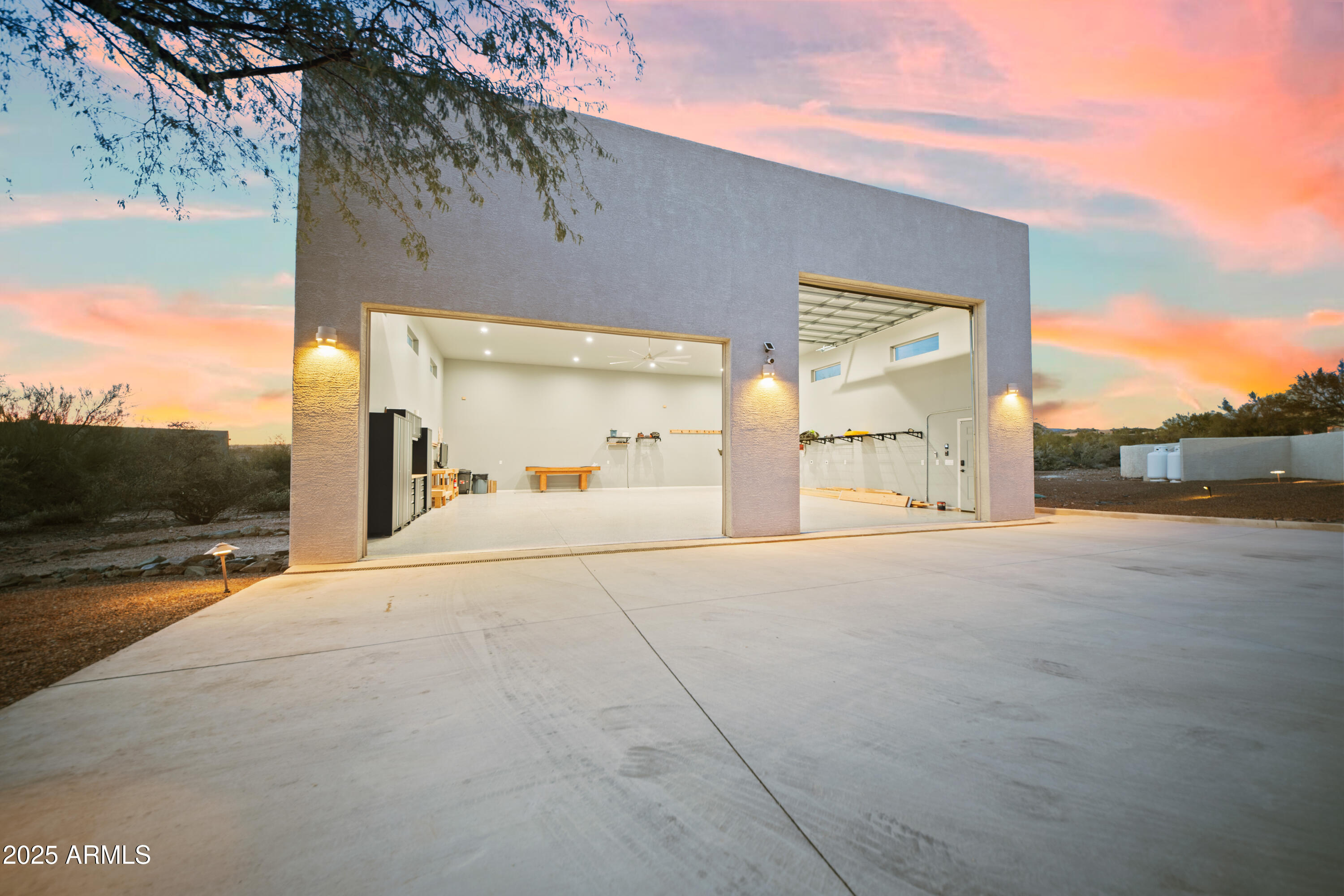 5894 East Hidden Springs Road Cave Creek, AZ 85331 - Photo 2 of 36 Shop:Garage