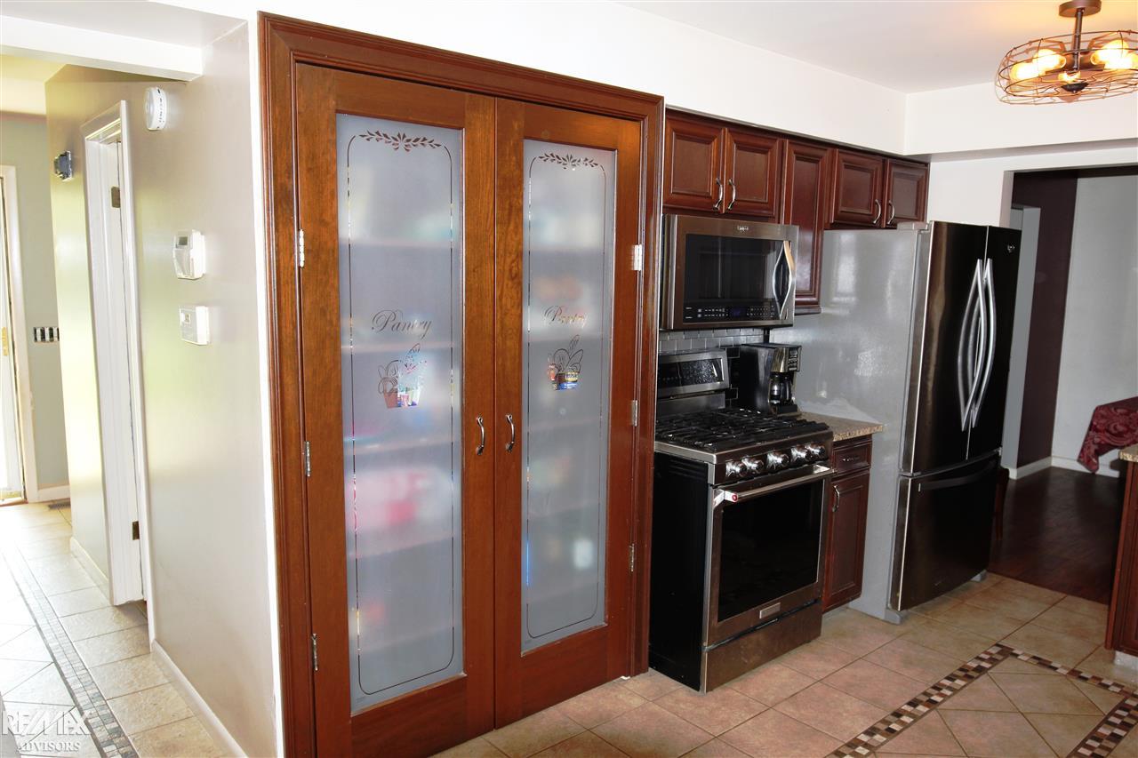 10265 Hadley Road Clarkston, MI 48348 - Photo 7 of 14 31390066-6.JPG