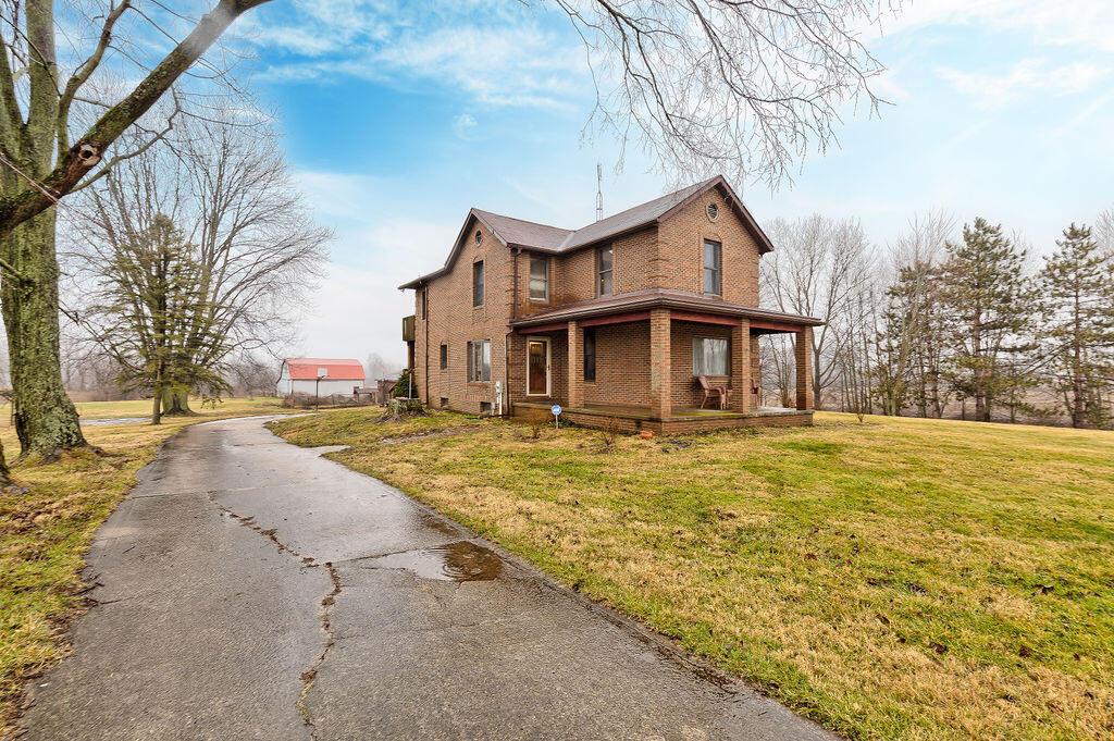 7692 Sharp Road Mount Vernon, OH 43050 - Photo 4 of 54 7629SharpRoadExt_Hommati102-3
