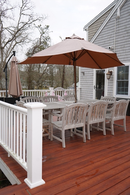 54 Melbourne Road Barnstable, MA 02601 - Photo 4 of 42