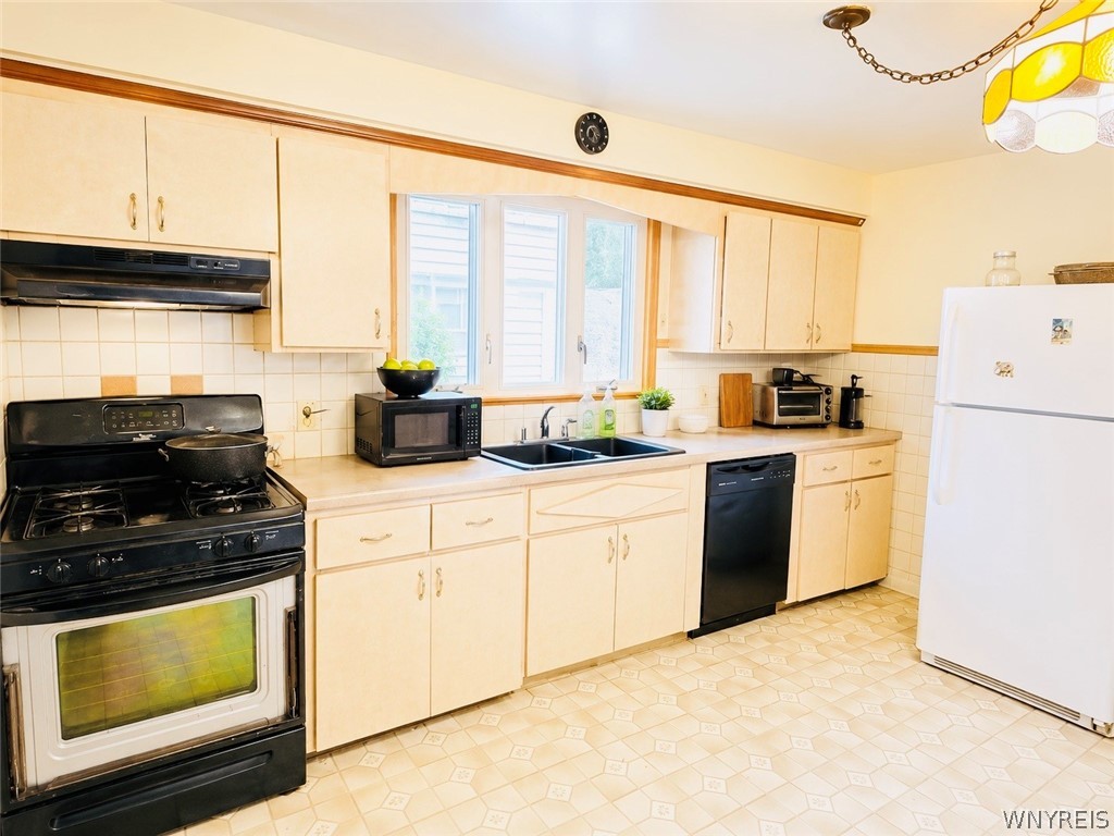 93 Preston Road Cheektowaga, NY 14215 - Photo 28 of 40