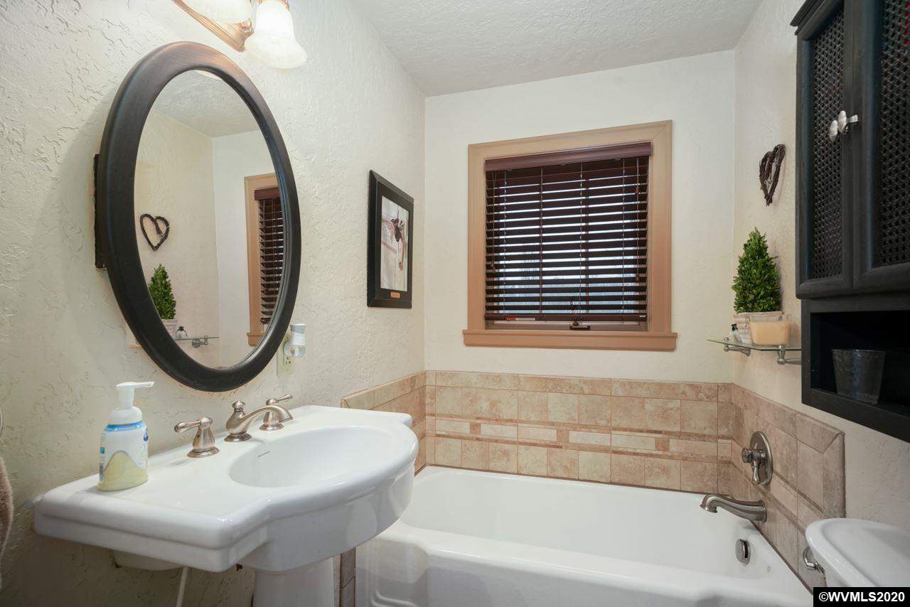 944 Howell Prairie Road Northeast Salem, OR 97317 - Photo 21 of 42 Gallery Image 21