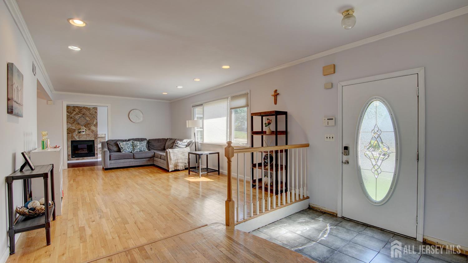 9 Salem Road East Brunswick, NJ 08816 - Photo 3 of 44 Gallery Image 3