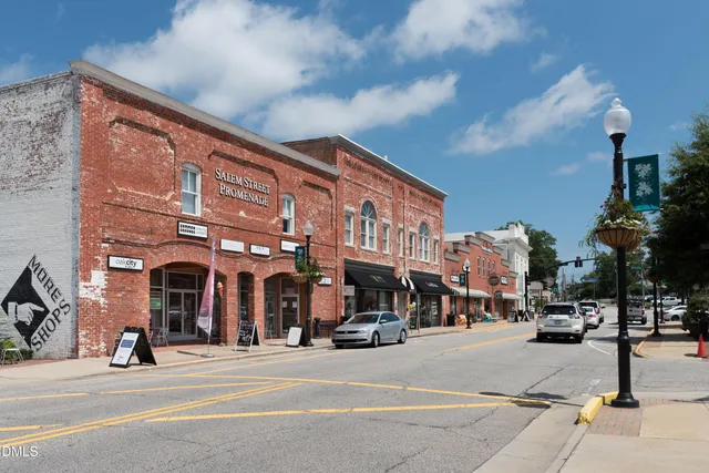 $595,000 | 2118 Barrier Ridge Way, Apex, NC 27502