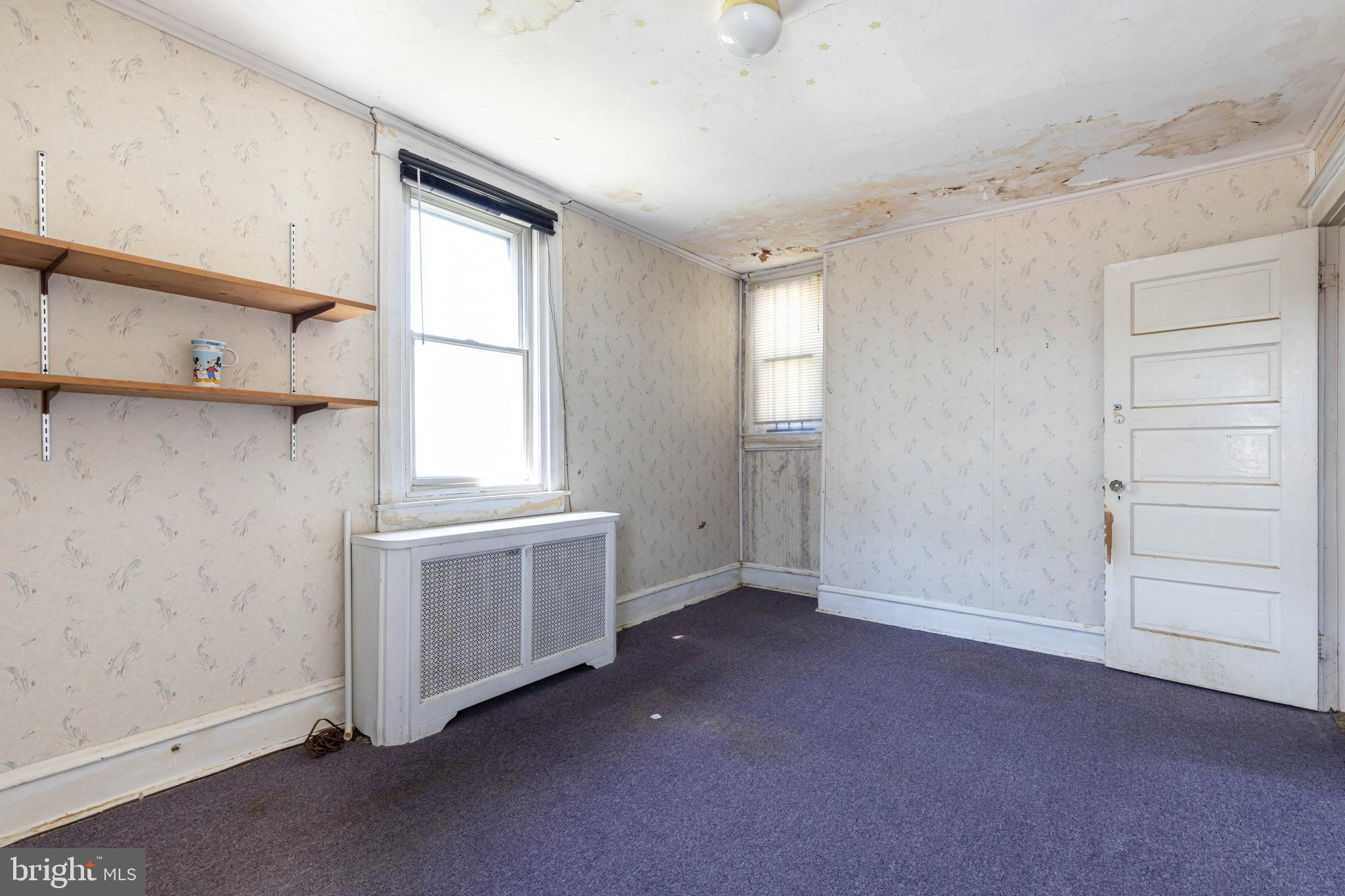 103 Ashby Road Upper Darby, PA 19082 - Photo 17 of 25 Middle room