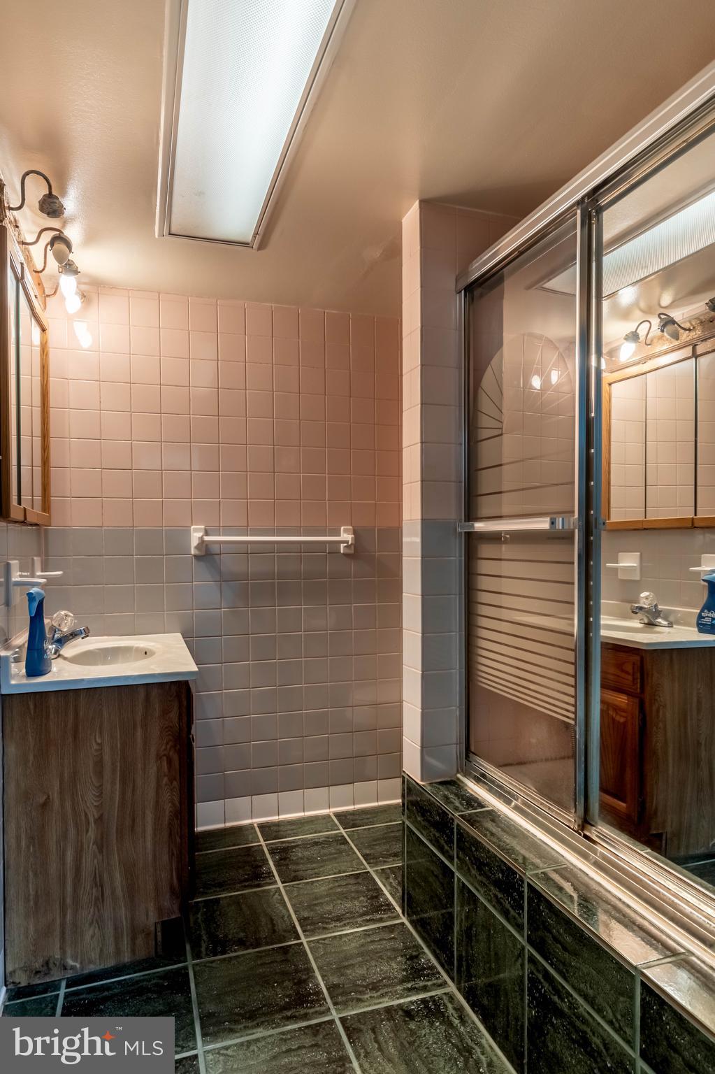 103 Ashby Road Upper Darby, PA 19082 - Photo 20 of 25 Basement Full bath