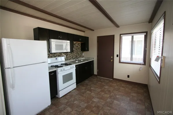 $1,600 | 42719 Moonridge Road, Unit 1, Big Bear Lake, CA 92315
