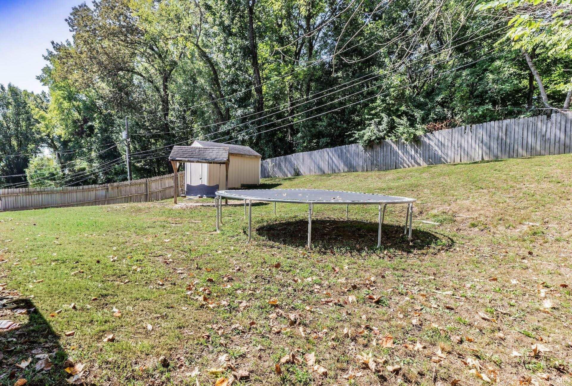 6124 Ashbrooke Road Evansville, IN 47710 - Photo 3 of 36 Gallery Image 3