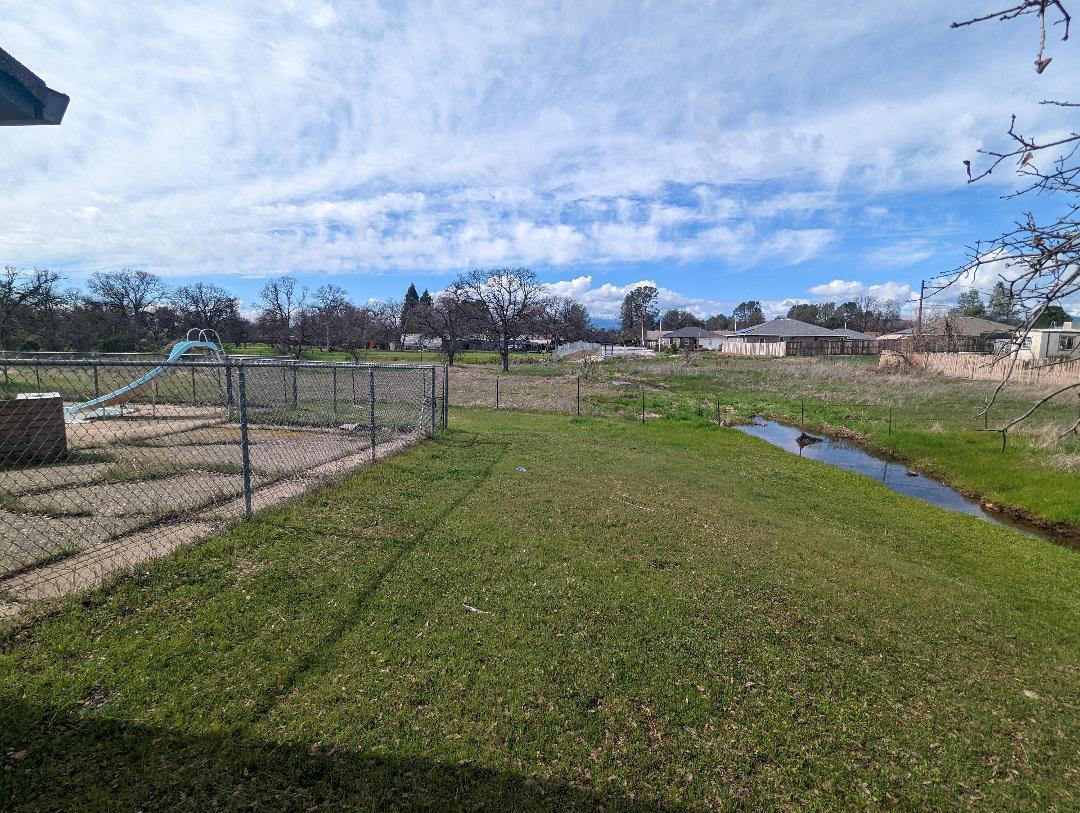 2341 Old Alturas Road Redding, CA 96003 - Photo 25 of 29 Side yard3