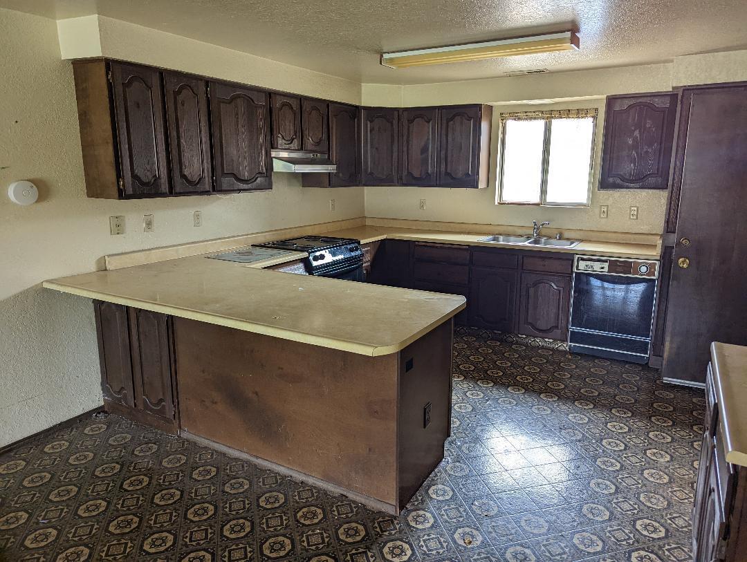 2341 Old Alturas Road Redding, CA 96003 - Photo 6 of 29 Kitchen