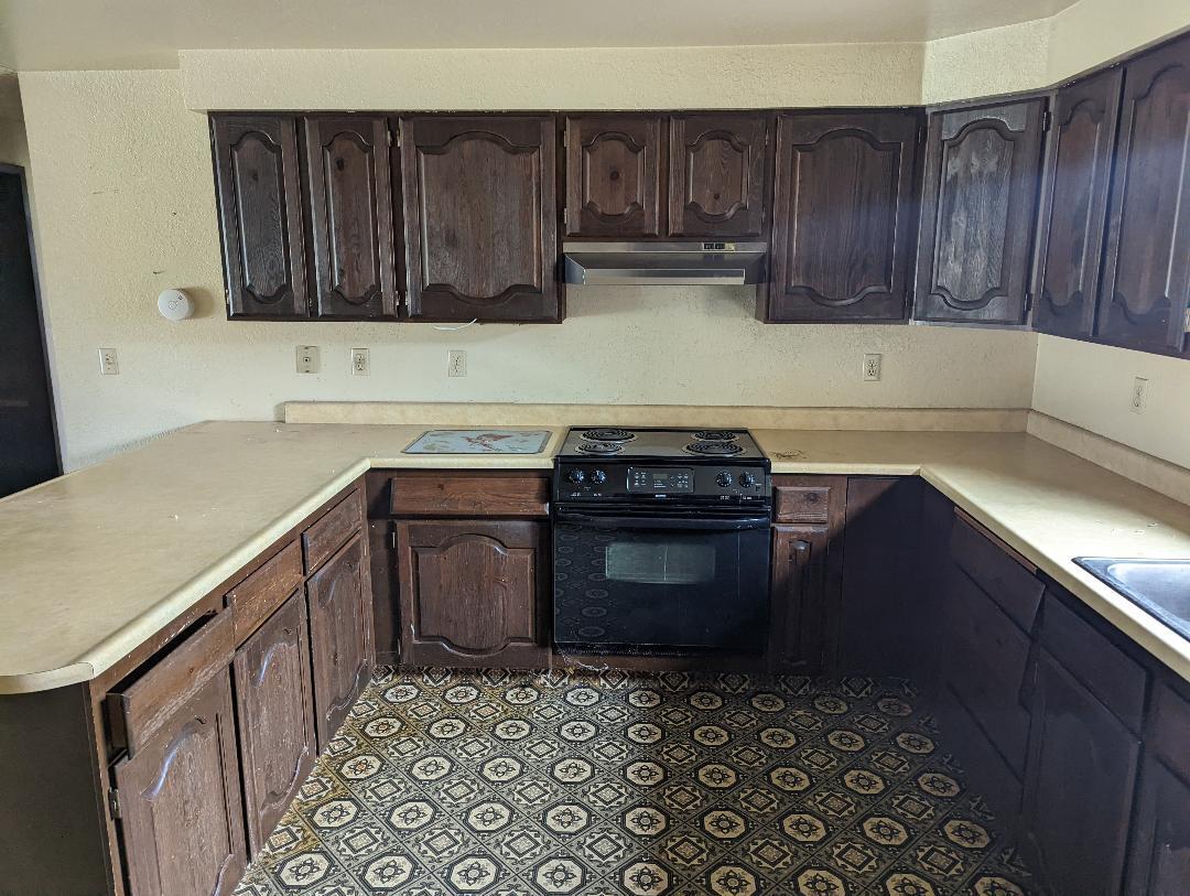 2341 Old Alturas Road Redding, CA 96003 - Photo 7 of 29 Kitchen2