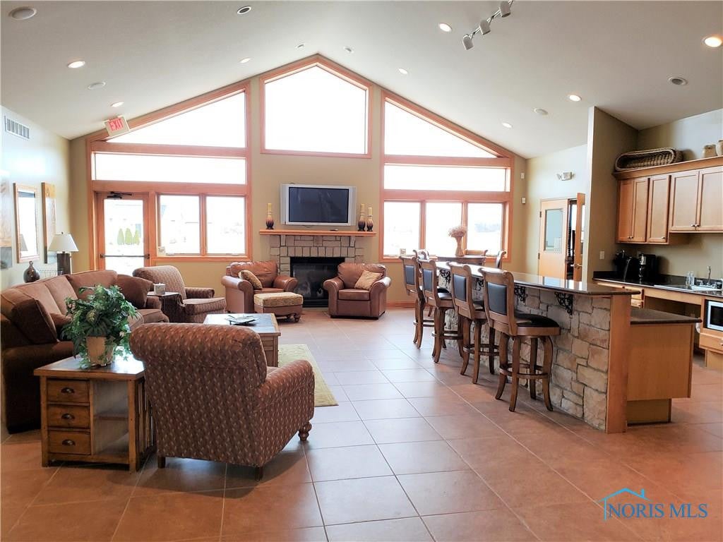 4865 Sylvan Prairie Road Sylvania, OH 43560 - Photo 2 of 5 Club House