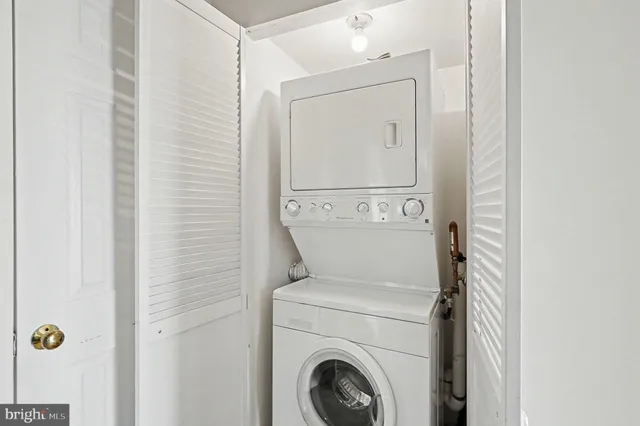 $2,700 | 900 North Stafford Street, Unit 2521, Arlington, VA 22203