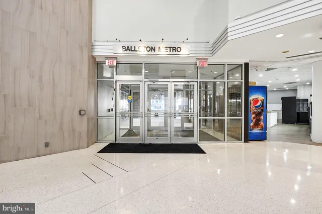 $2,700 | 900 North Stafford Street, Unit 2521, Arlington, VA 22203