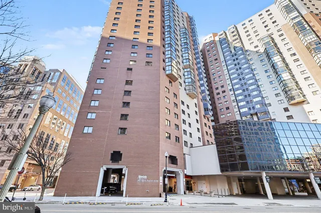 $2,700 | 900 North Stafford Street, Unit 2521, Arlington, VA 22203