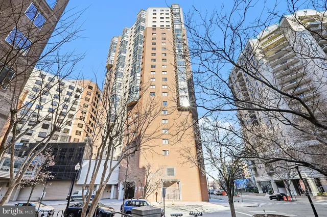 $2,700 | 900 North Stafford Street, Unit 2521, Arlington, VA 22203