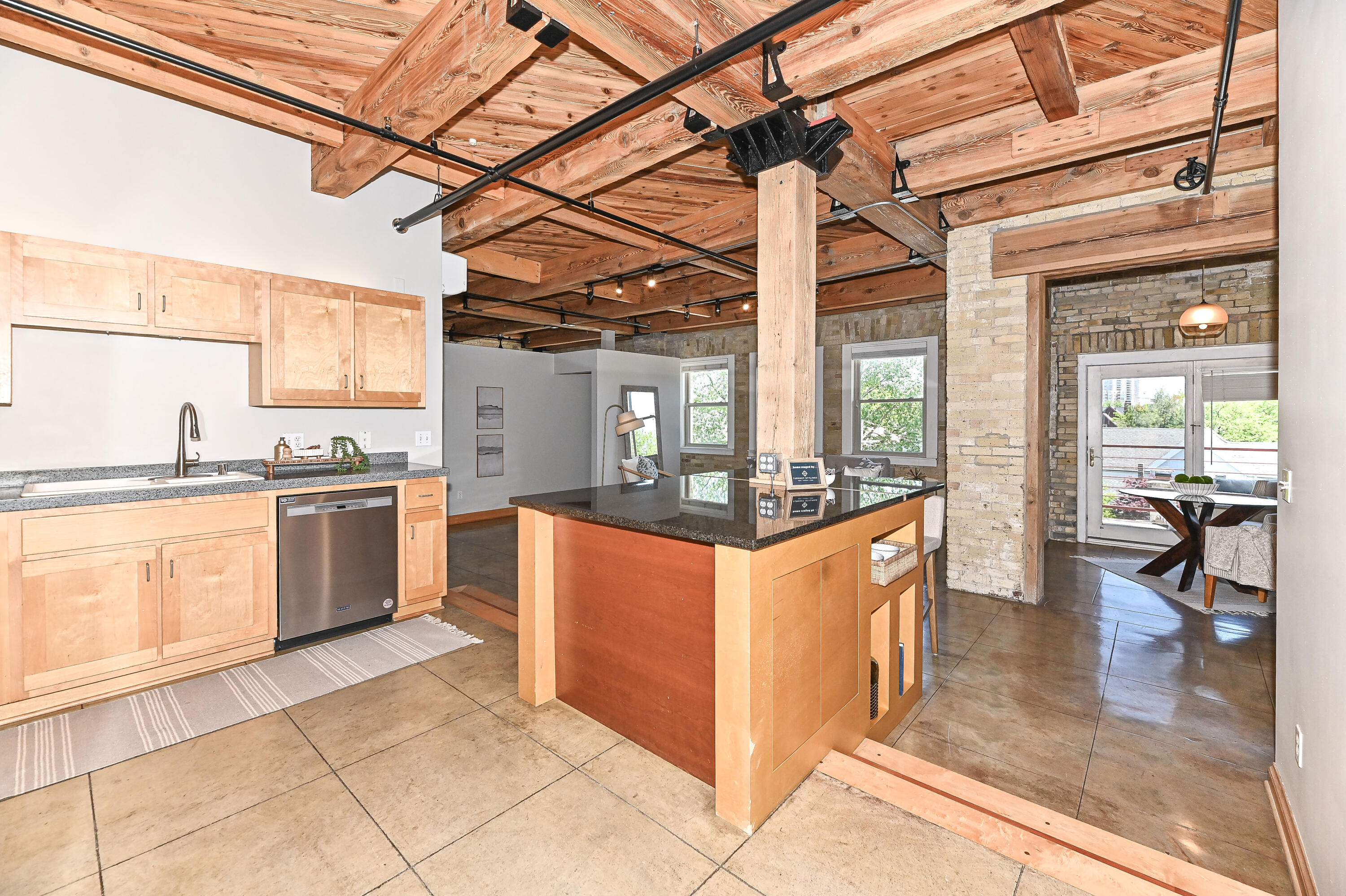 904 East Pearson Street, Unit 401 Milwaukee, WI 53202 - Photo 15 of 43 Pearson-15