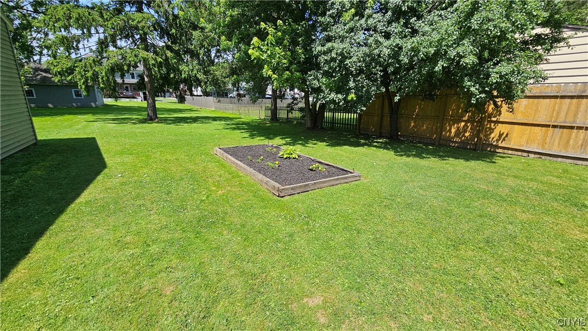 51 Mattie Street Auburn, NY 13021 - Photo 8 of 43