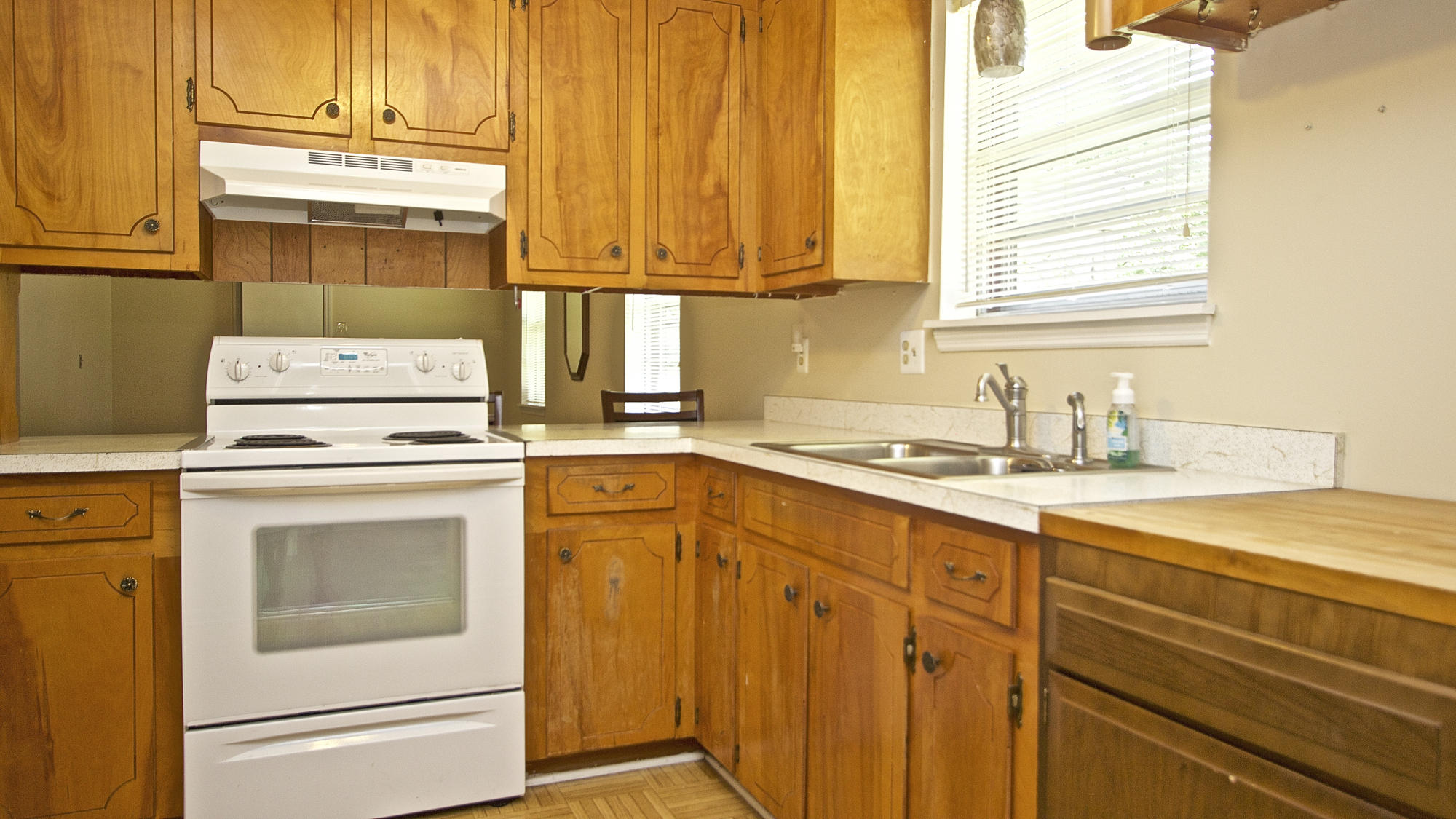 111 Camellia Road Goose Creek, SC 29445 - Photo 8 of 18 Kitchen