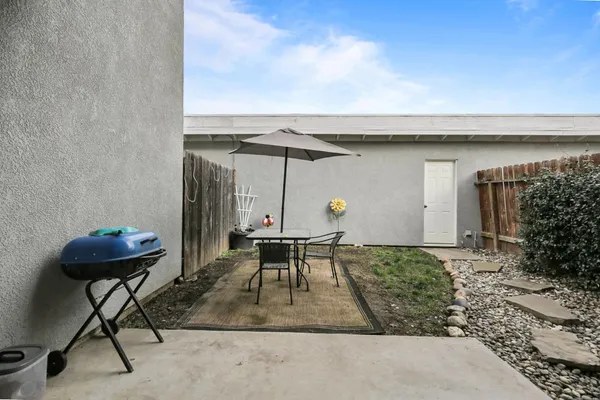 a view of outdoor space