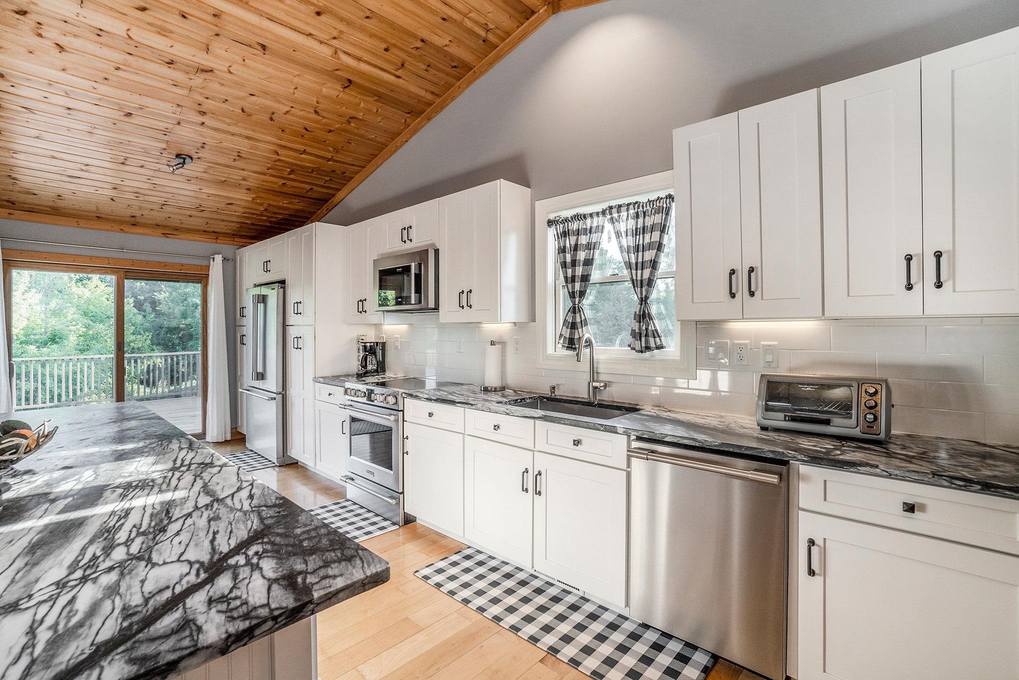 3868 Smokey Ridge Road Traverse City, MI 49686 - Photo 5 of 22 1904191-4.JPG