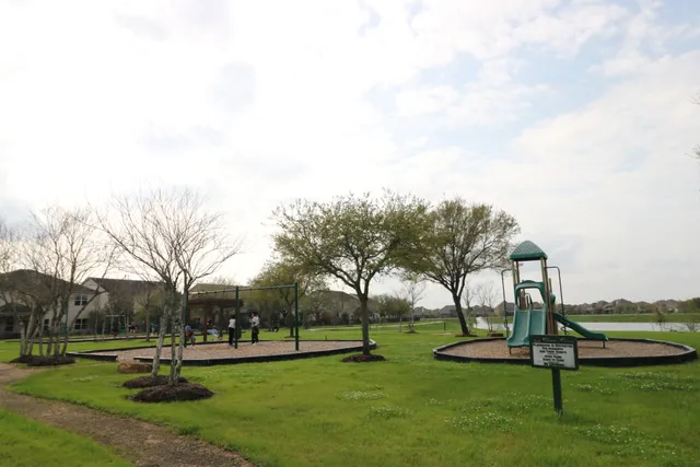 $2,200 | 8227 Clover Leaf Drive, Rosenberg, TX 77469