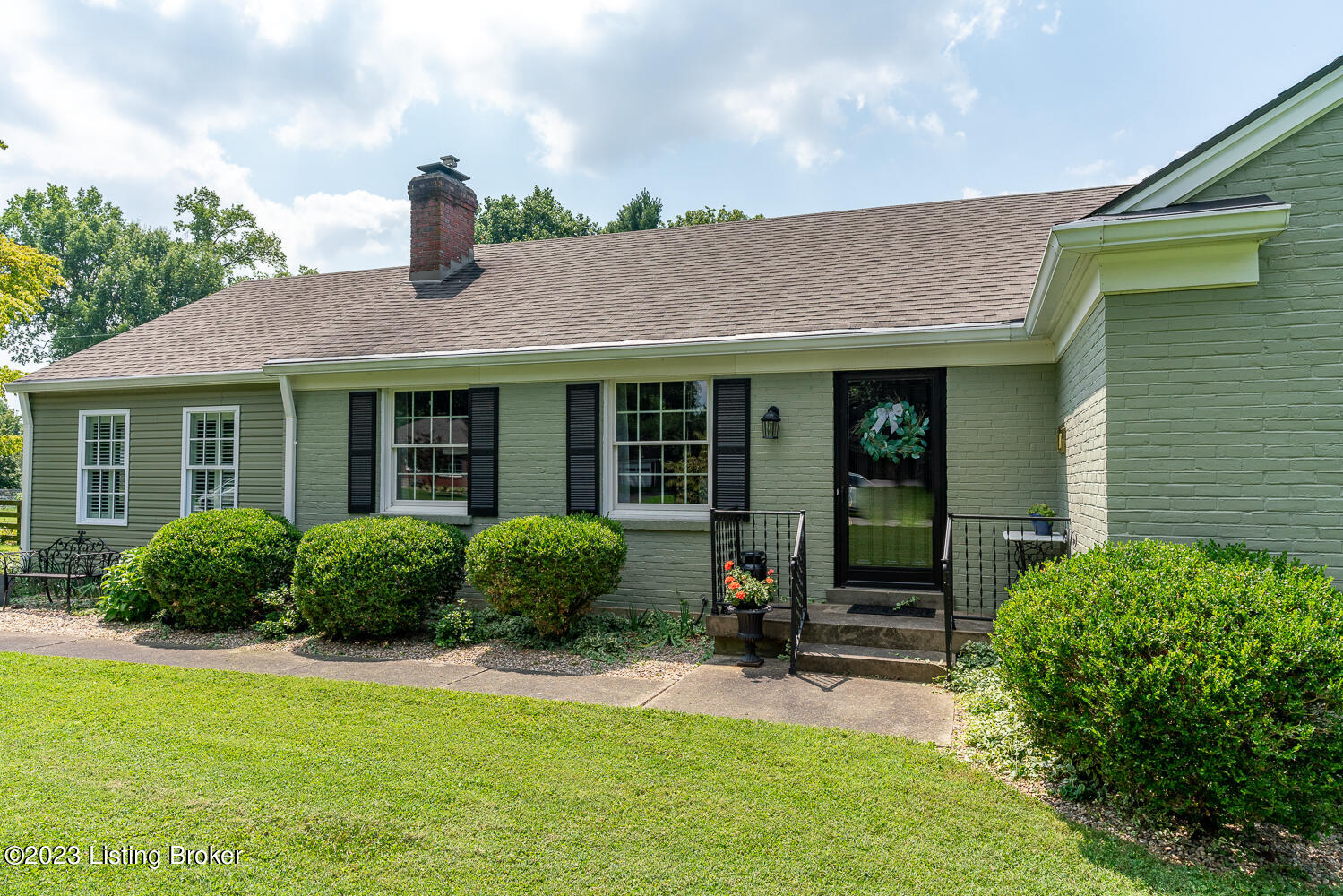412 Highfield Road Louisville, KY 40207 - Photo 3 of 65 003-412-3