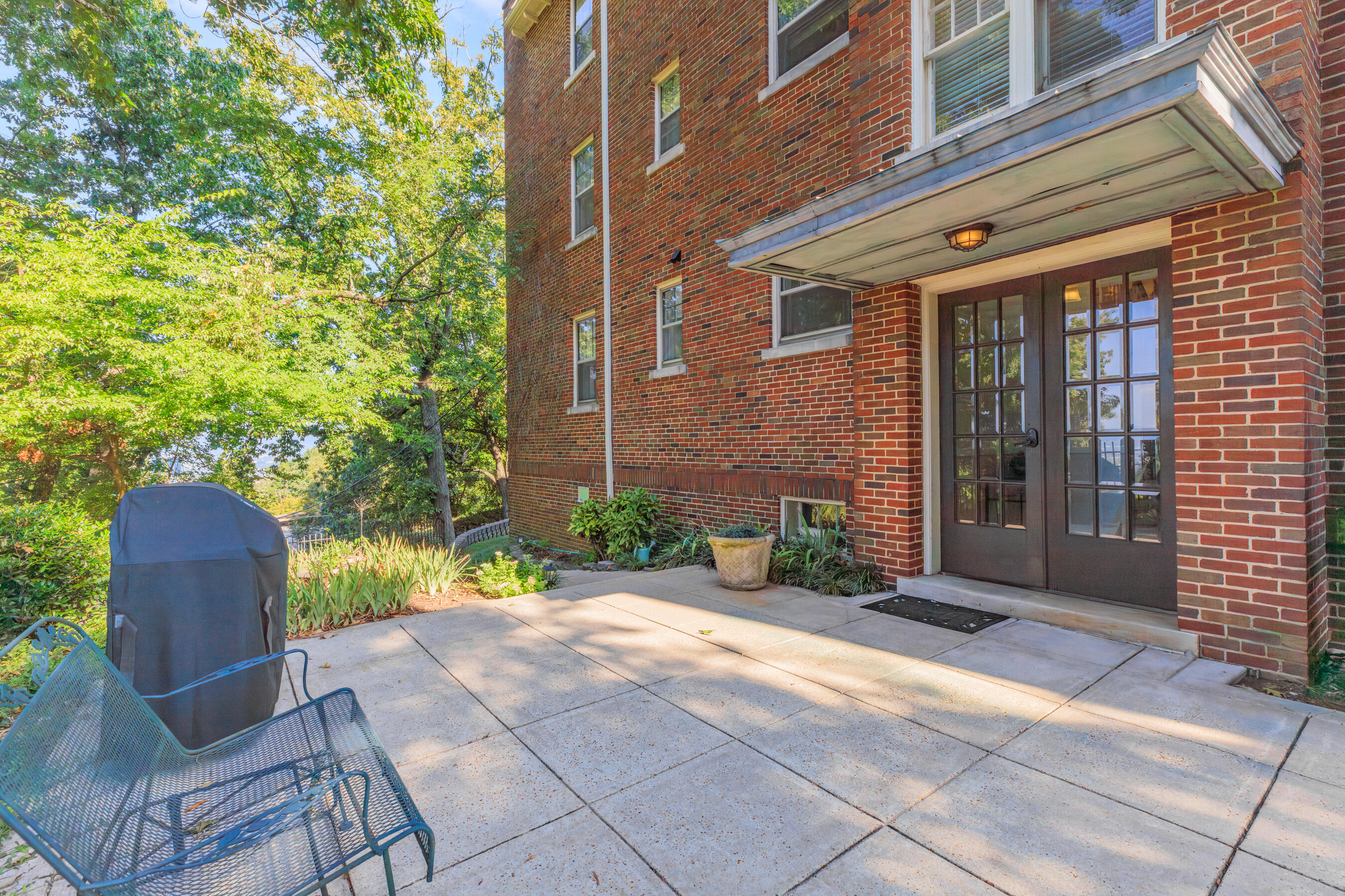 190 North Crest Road, Unit 3 Chattanooga, TN 37404 - Photo 5 of 17 190 N Crest HD-10