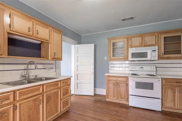 $750 | 254 South Railroad Street, Unit 250, Trinity, TX 75862