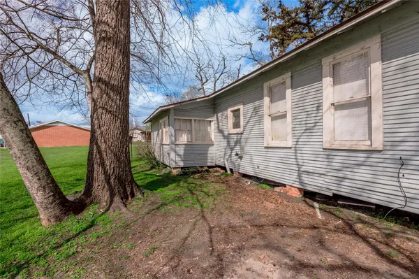 $750 | 254 South Railroad Street, Unit 250, Trinity, TX 75862