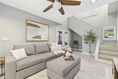 $515,000 | 4633 Terrace Street, Kansas City, MO 64112