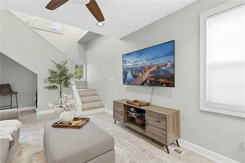 $515,000 | 4633 Terrace Street, Kansas City, MO 64112