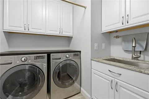 $515,000 | 4633 Terrace Street, Kansas City, MO 64112