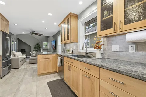 $515,000 | 4633 Terrace Street, Kansas City, MO 64112