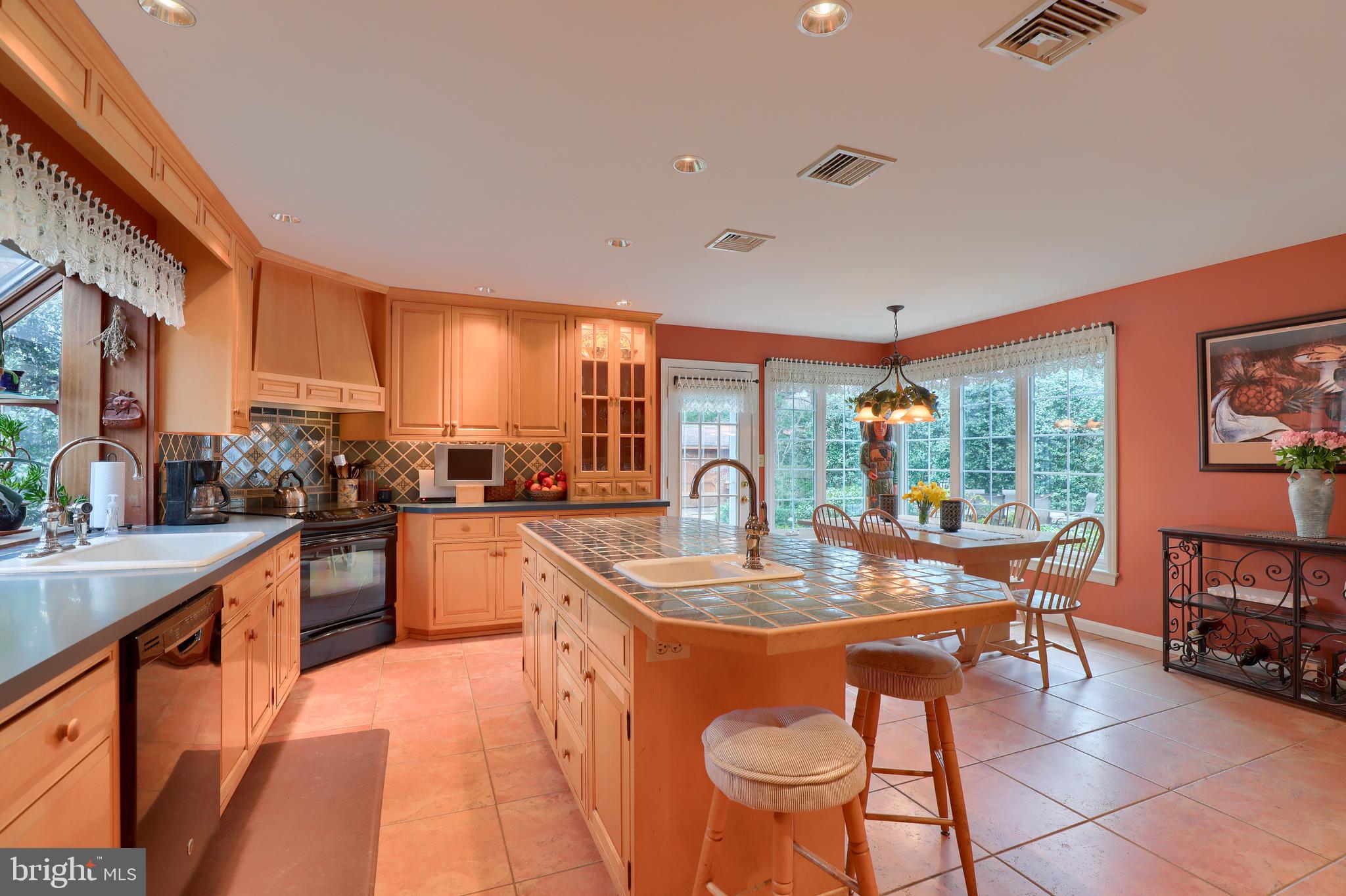 18 Becker Drive Lititz, PA 17543 - Photo 14 of 59 All Appliances included
