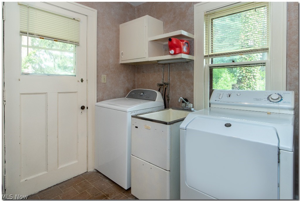2762 Som Center Road Cleveland, OH 44124 - Photo 21 of 32 1st Floor Laundry Room