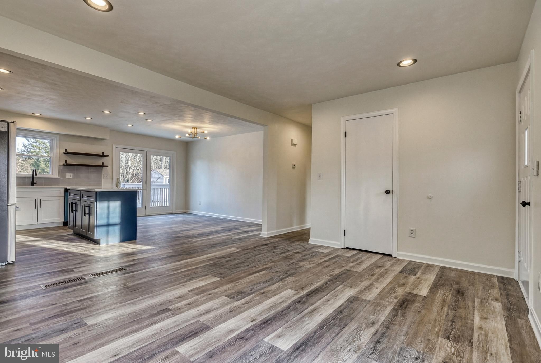 79 North School House Road Thomasville, PA 17364 - Photo 13 of 73