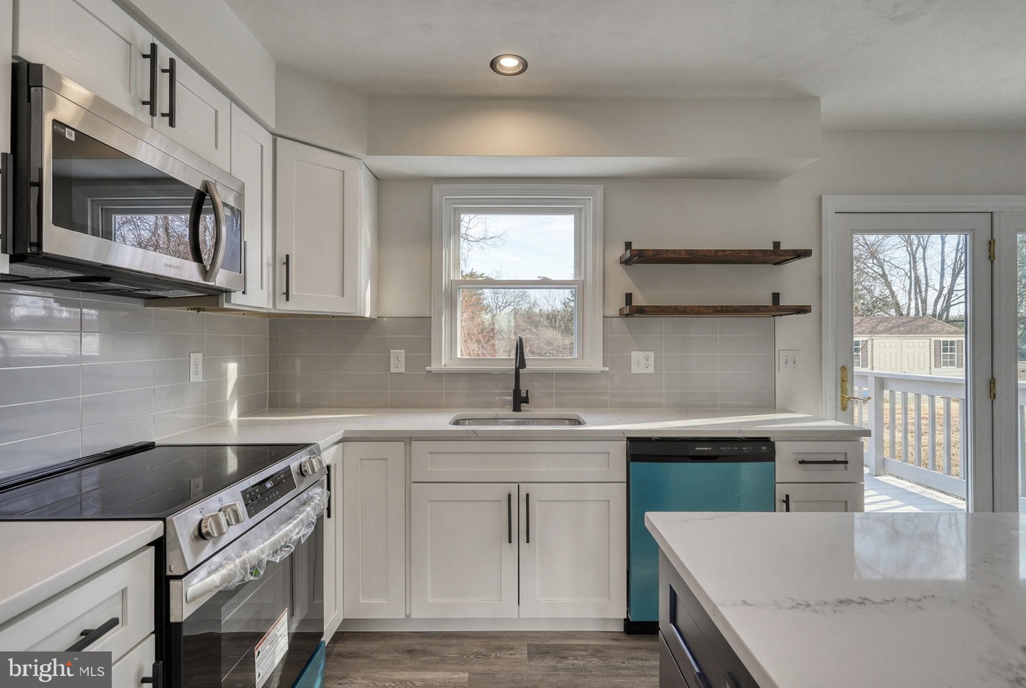 79 North School House Road Thomasville, PA 17364 - Photo 17 of 73