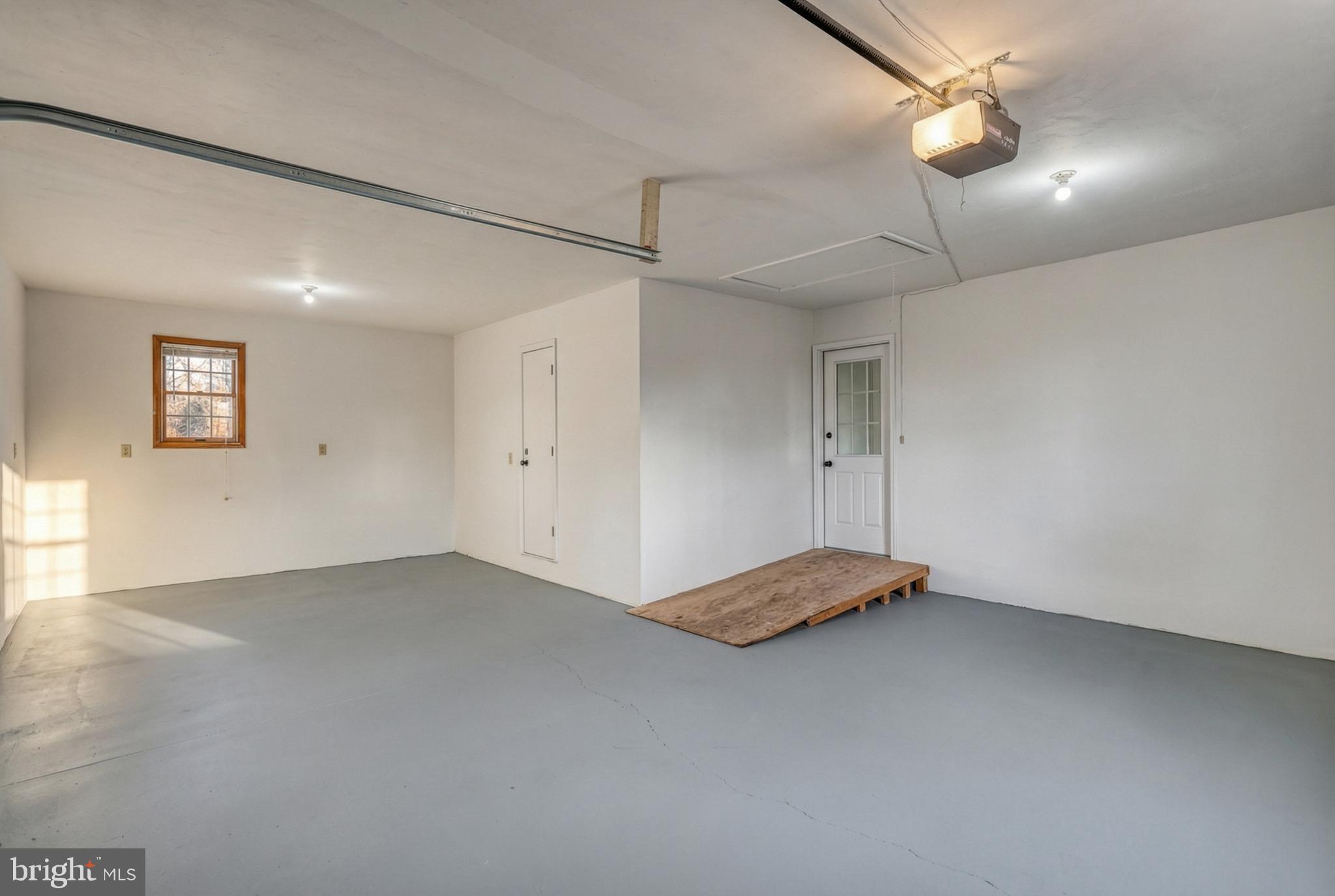 79 North School House Road Thomasville, PA 17364 - Photo 45 of 73 an empty room with ceiling fan and window