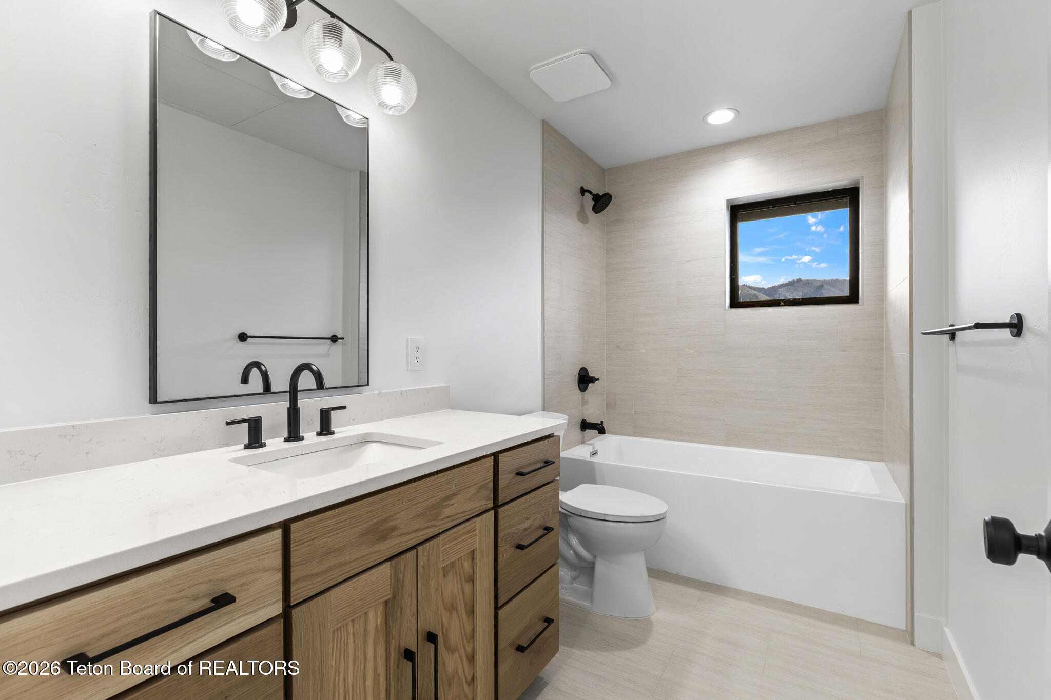 2055 Log Cabin Clb Road Jackson, WY 83001 - Photo 12 of 20 Jr Primary Bathroom