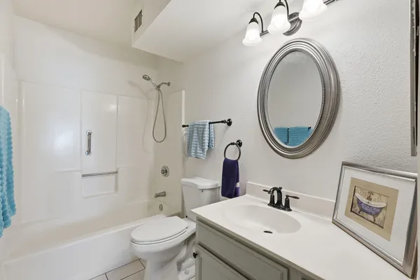 $2,300 | 650 South Arrowwood Way, Mesa, AZ 85208