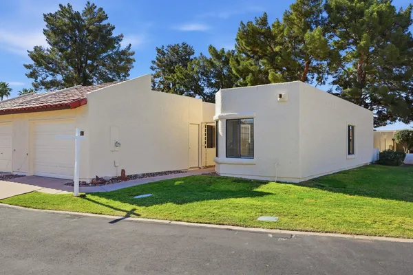 $2,300 | 650 South Arrowwood Way, Mesa, AZ 85208