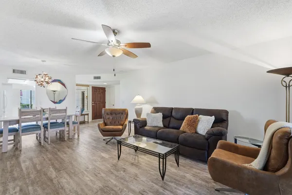 $2,300 | 650 South Arrowwood Way, Mesa, AZ 85208