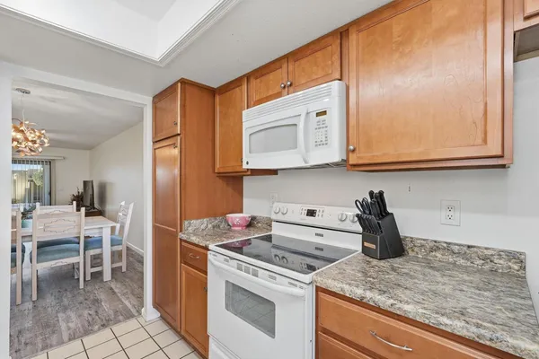 $2,300 | 650 South Arrowwood Way, Mesa, AZ 85208