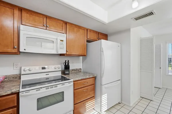 $2,300 | 650 South Arrowwood Way, Mesa, AZ 85208