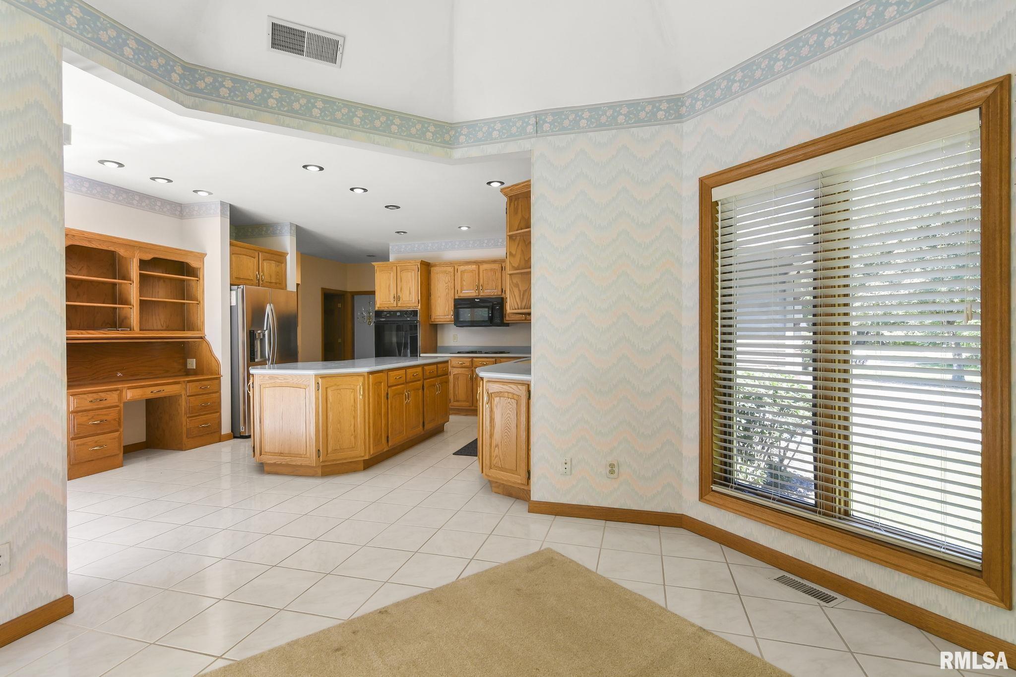 2304 Chesapeake Landing Springfield, IL 62712 - Photo 11 of 41