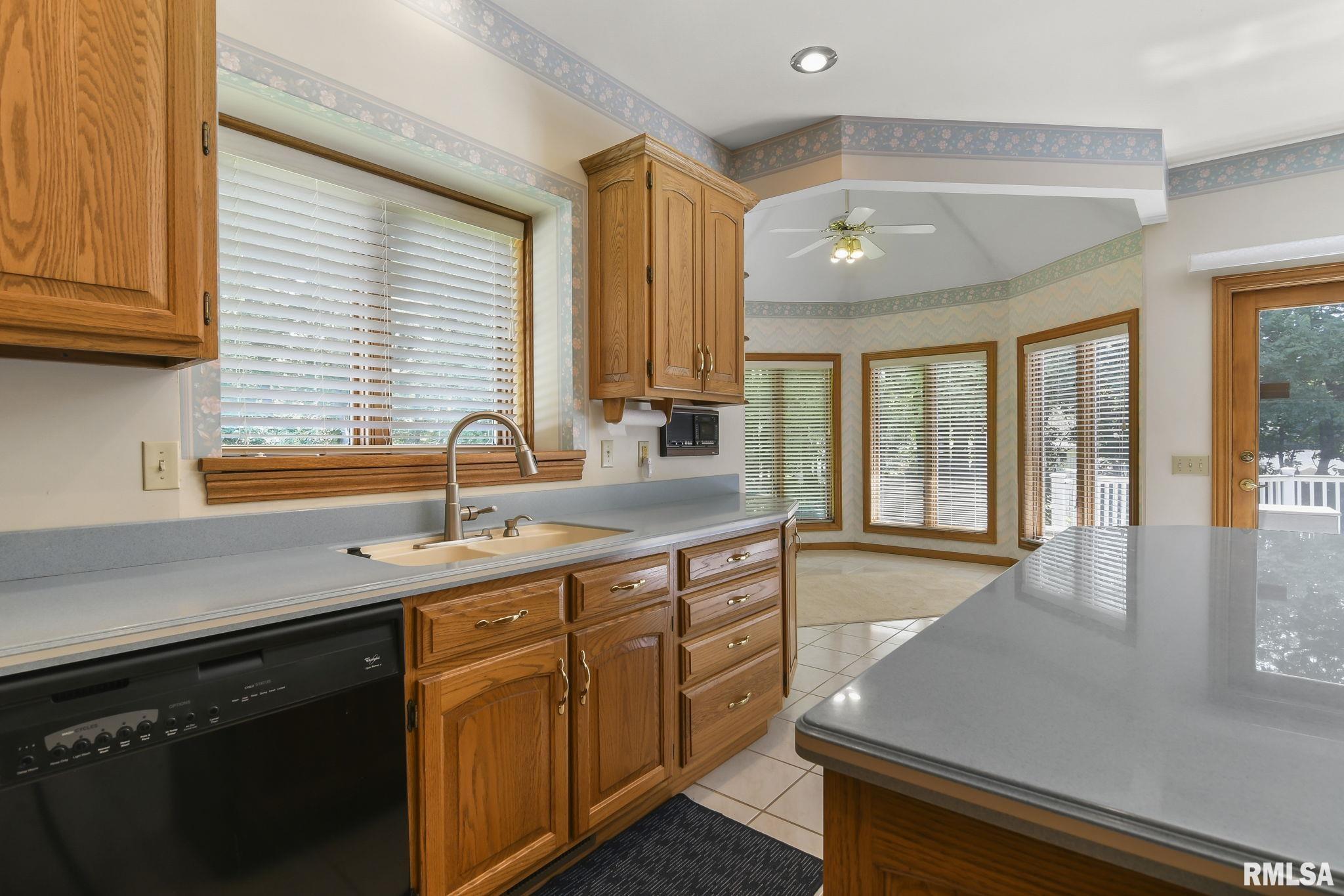 2304 Chesapeake Landing Springfield, IL 62712 - Photo 15 of 41
