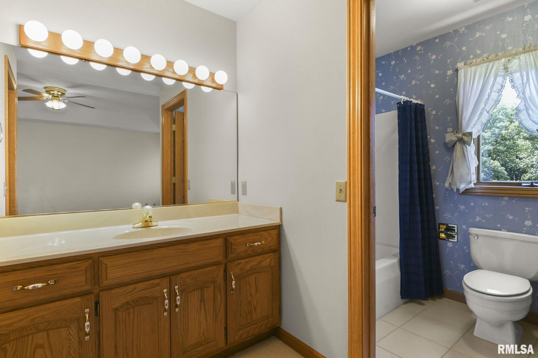 2304 Chesapeake Landing Springfield, IL 62712 - Photo 28 of 41