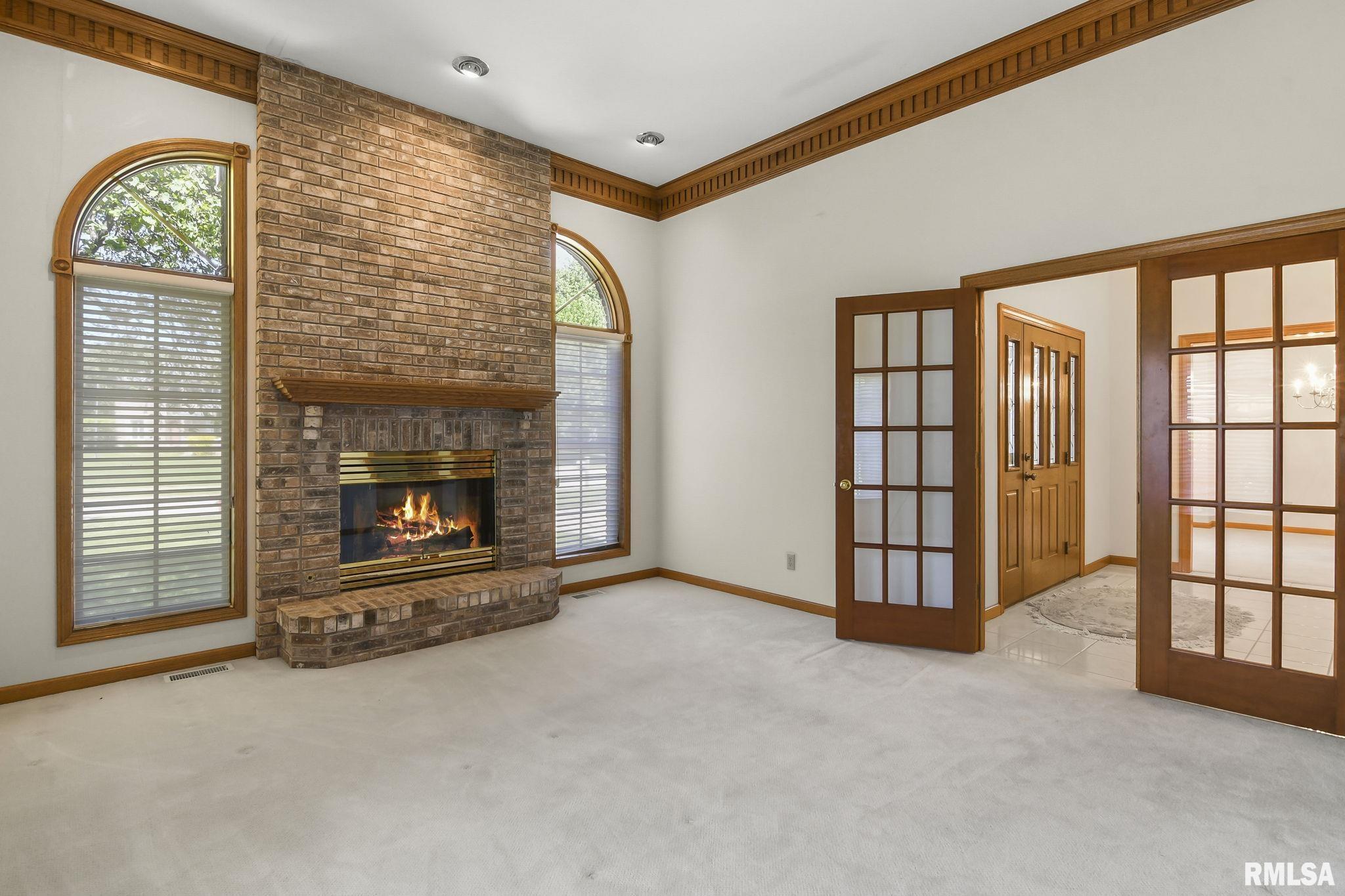 2304 Chesapeake Landing Springfield, IL 62712 - Photo 5 of 41